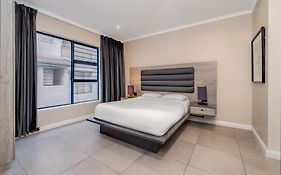 7 On Middle Serviced Apartments